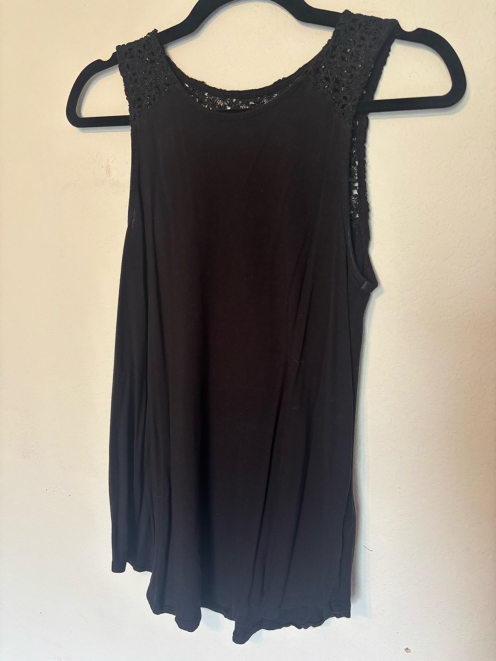 Old Navy Black Crochet Lace Yoke on back Tank Top Medium Flowy Boho